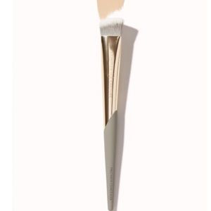 Complex culture concealer brush